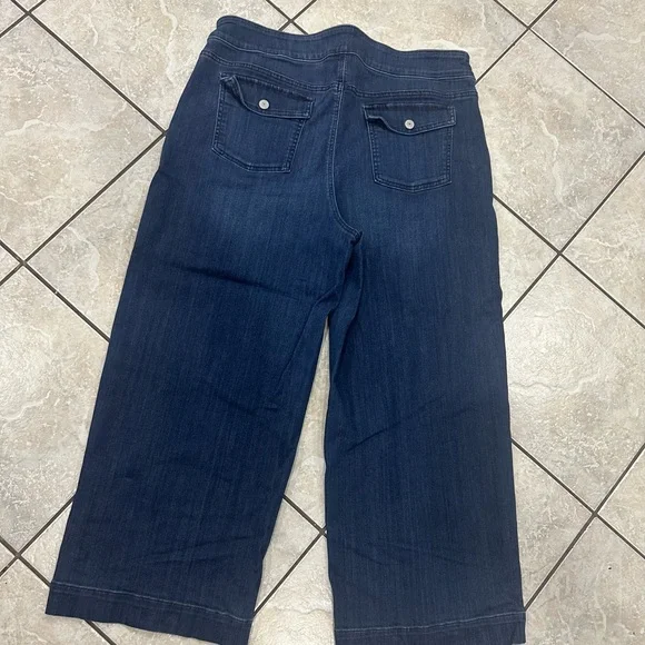 Chico's Dark Navy Cropped Wide-Leg Jeans with Button Accents - Picture 2 of 5